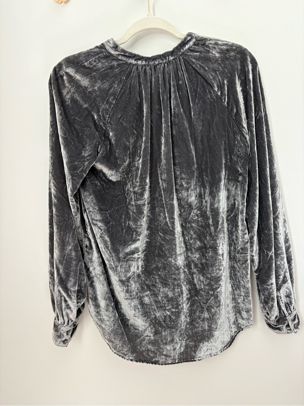 Pilcro by Anthropologie Gray Silver Velvet Blouse size Small - Picture 5 of 6